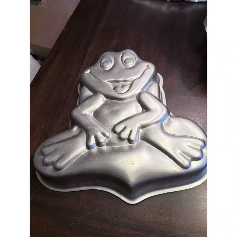 Vintage Wilton Frog Cake Pan 502-1816 instruction Booklet Prince Fisherman